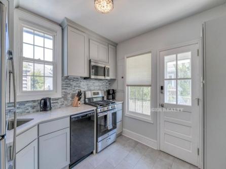 338 E Seaspray Rd