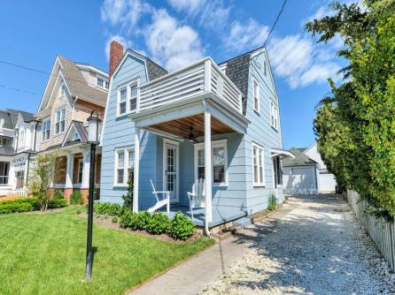 338 E Seaspray Rd
