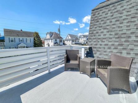 338 E Seaspray Rd