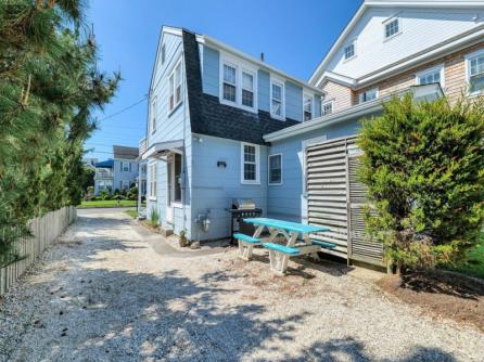 338 E Seaspray Rd