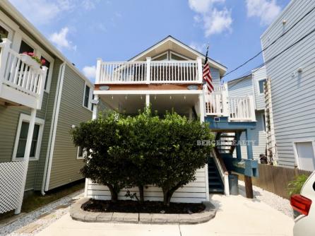 1140 Bay Ave