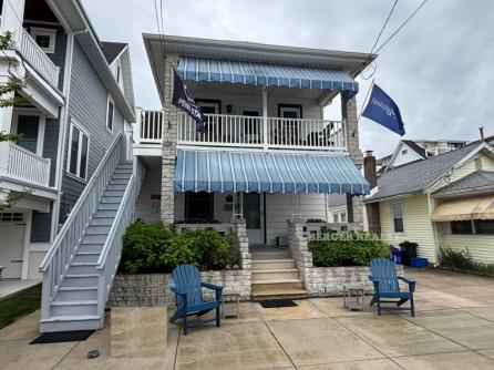 820 St James Place