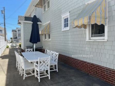 1930 Wesley Ave