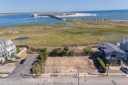 585 7th, Avalon, 08202