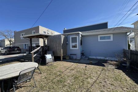 717 Wisteria, Atlantic City, 08401