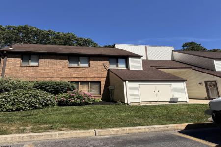 2 Country Spruce Ln, Egg Harbor Township, 08234