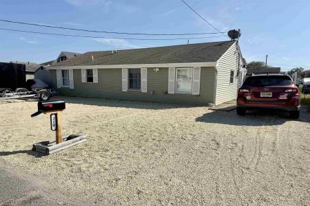 210 Fernwood Dr, Bayville, 08721